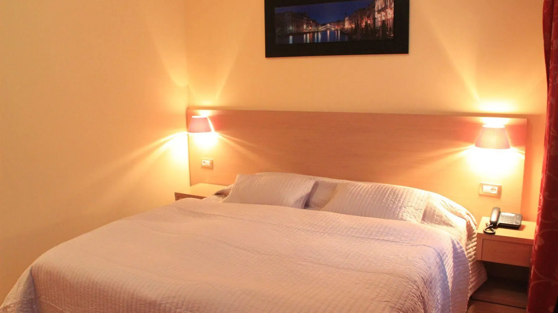 City Lounge Hotel Prague 3*,